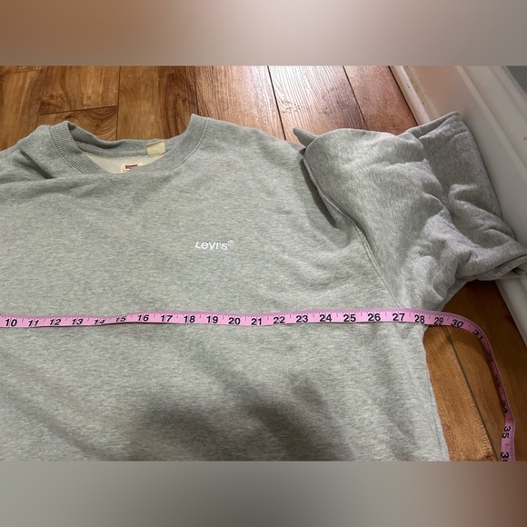 Levi’s Men’s Plus Size Grey Signature Red Tab Crewneck Sweater - Picture 4 of 10